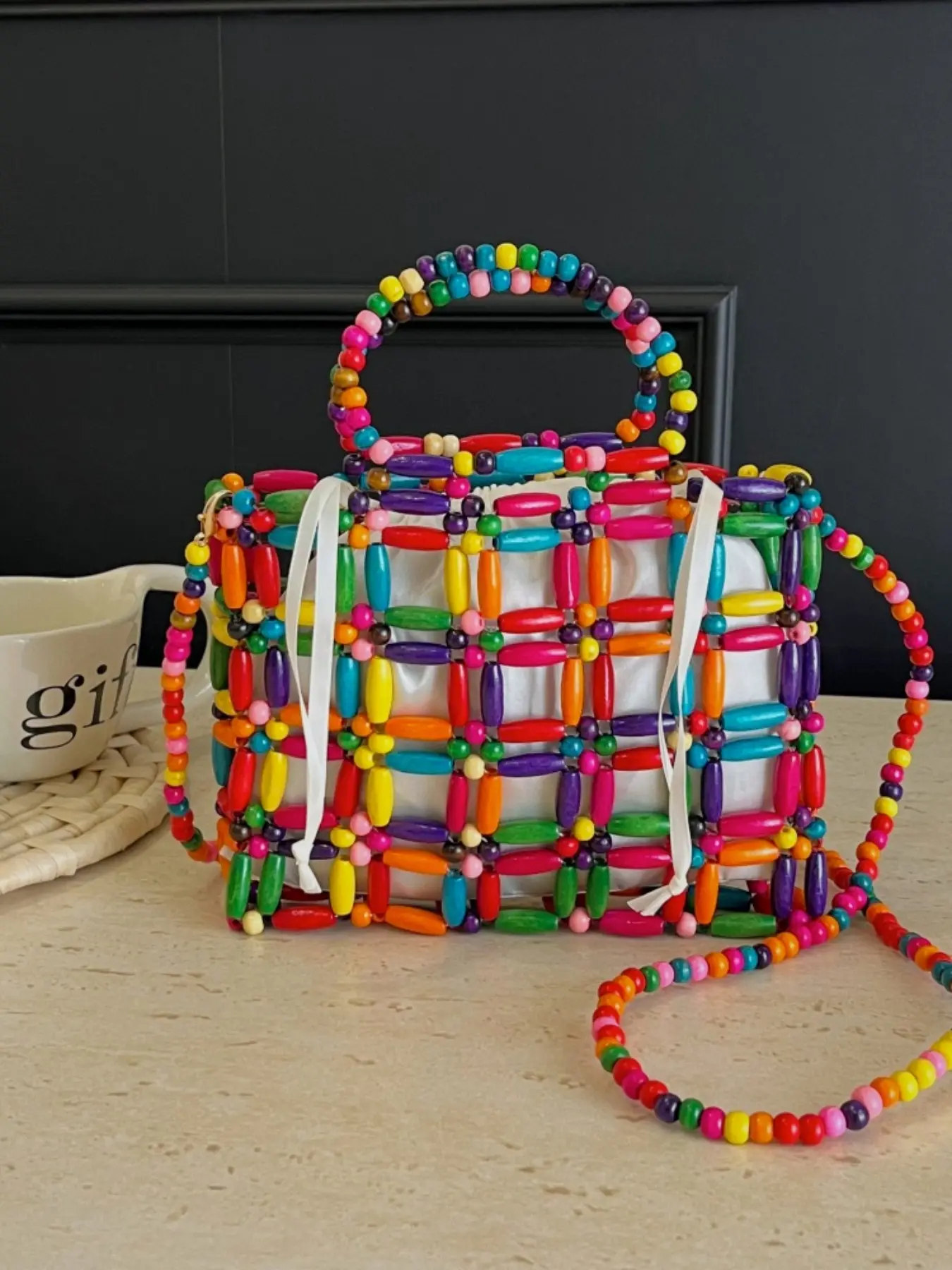 Handmade Colorful Wood Bead Small Bag, Hollow Design, Handle and Crossbody Chain, Ribbon Decoration, Perfect for Accessories