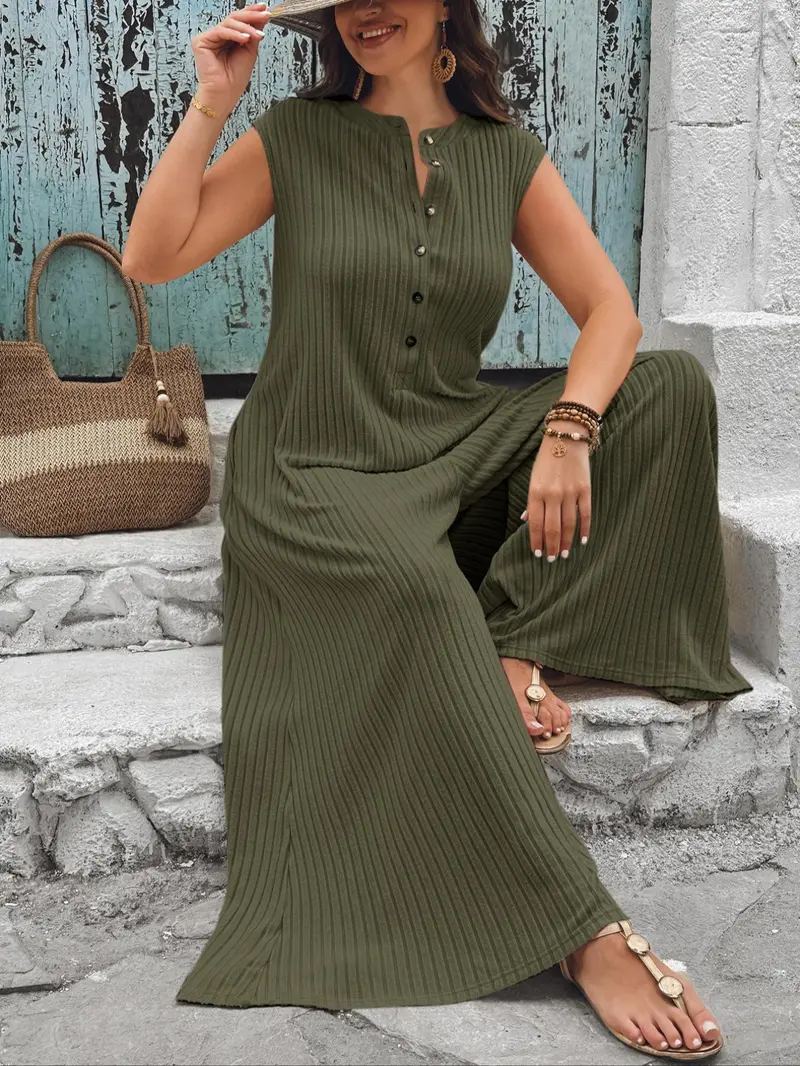 Plus-Size Solid Button-Front Flared-Leg Jumpsuit, Casual Comfy Minimalist Sleeveless Jumpsuit for Daily Wear, Women's Clothing for All Seasons, Casual Style Jumpsuit, Casual Pocket Jumpsuit