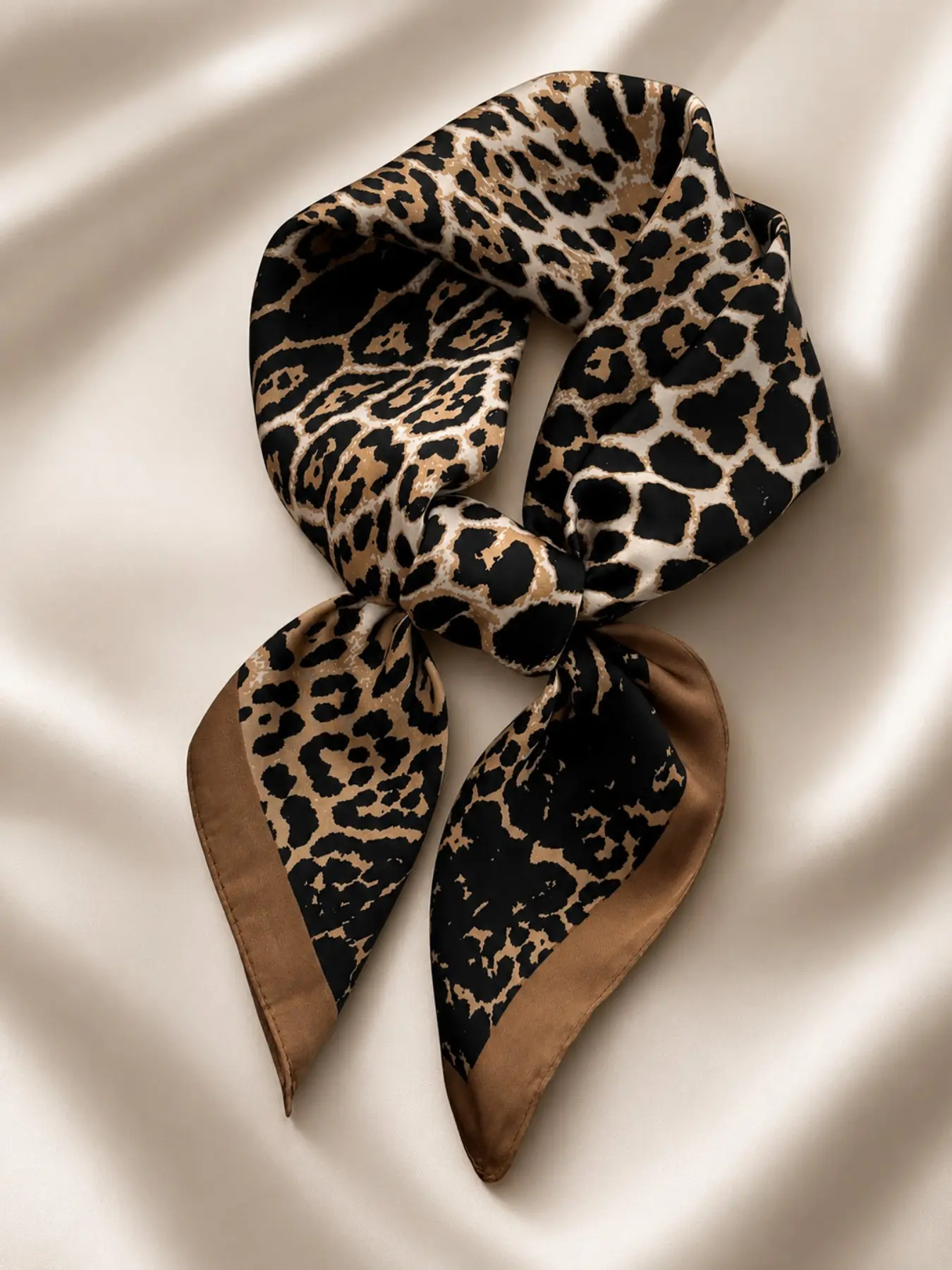 Leopard Print Square Scarf for Women, Luxury Imitation Silk Bandana, Casual & Versatile Neck Accessory, Stylish Fashion Item, Summer Scarf