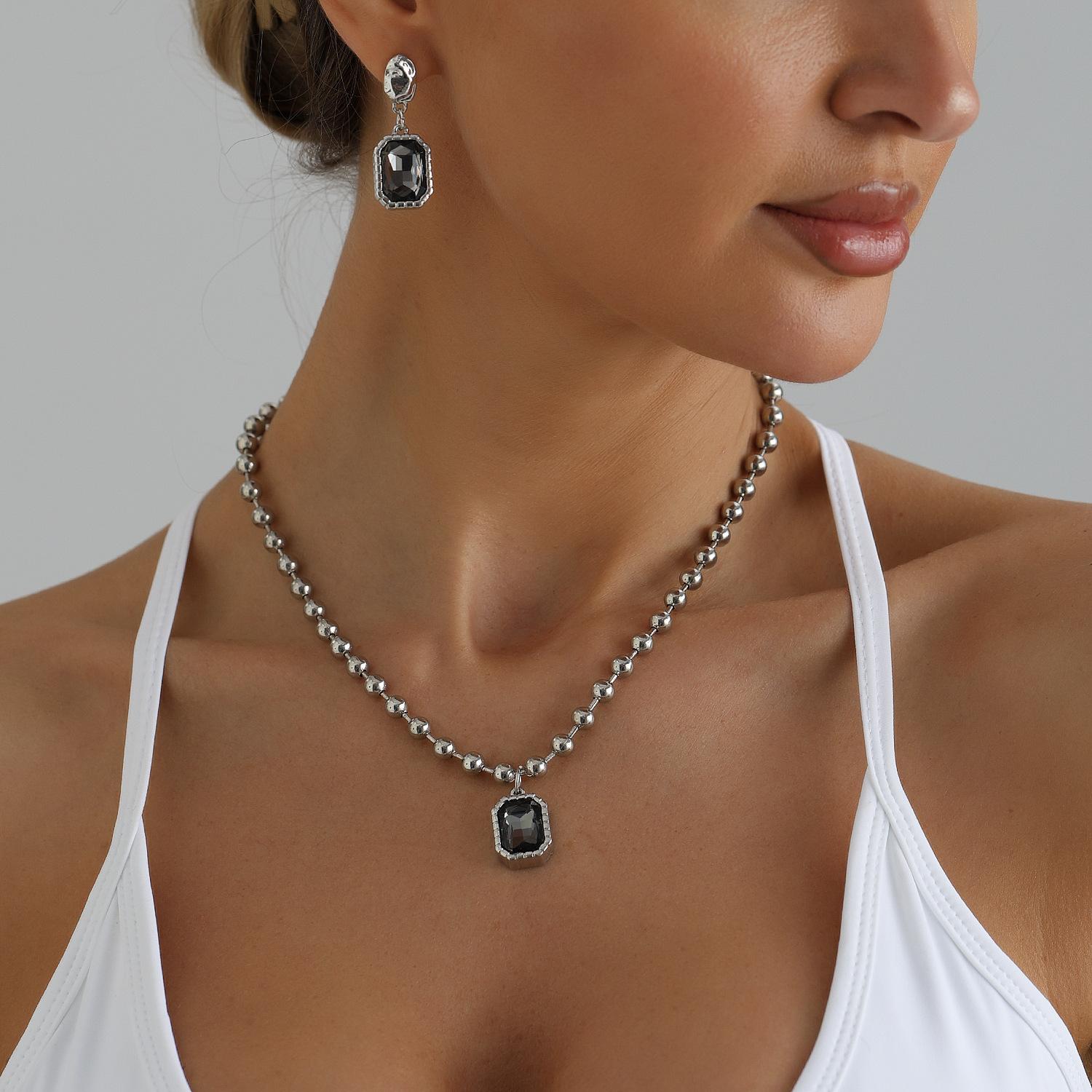 Black Crystal Pendant Necklaces for Women Silver Beaded Ball Chain Geometric Rectangle Choker Collarbone Necklace Daily Party Work Wear Jewelry Gifts