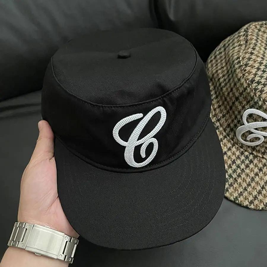 2D Flat, Women's Retro 3D Pattern Embellished Flat-Top Cap with Adjustable Snap Closure - Breathable Sun-Shading Duck Tongue Brim, Casual & Back-to-School Hat for Everyday Outfits, Trendy Japanese/Korean Fashion (Black/White), Cute Lightweight Hat Women,