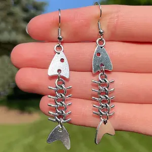 Punk metal fishbone earrings, fishbone design alloy earrings, punk style unique fashion accessory gift, suitable for women to wear