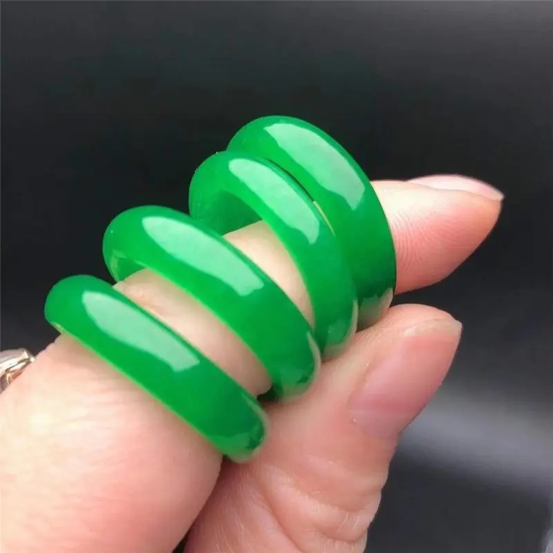 Chinese-style ring with full green Bashan jadeite, fashionable icy and bright green jadeite ring