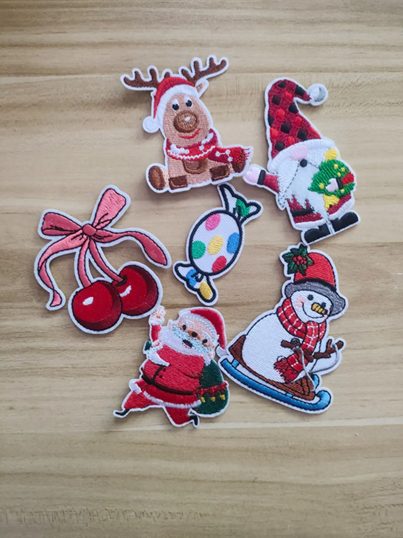 6pc Christmas Embroidery Patch Set, Hole Repair Decorative Patches, DIY Craft Supplies, Clothing Accessories, Holiday Decoration