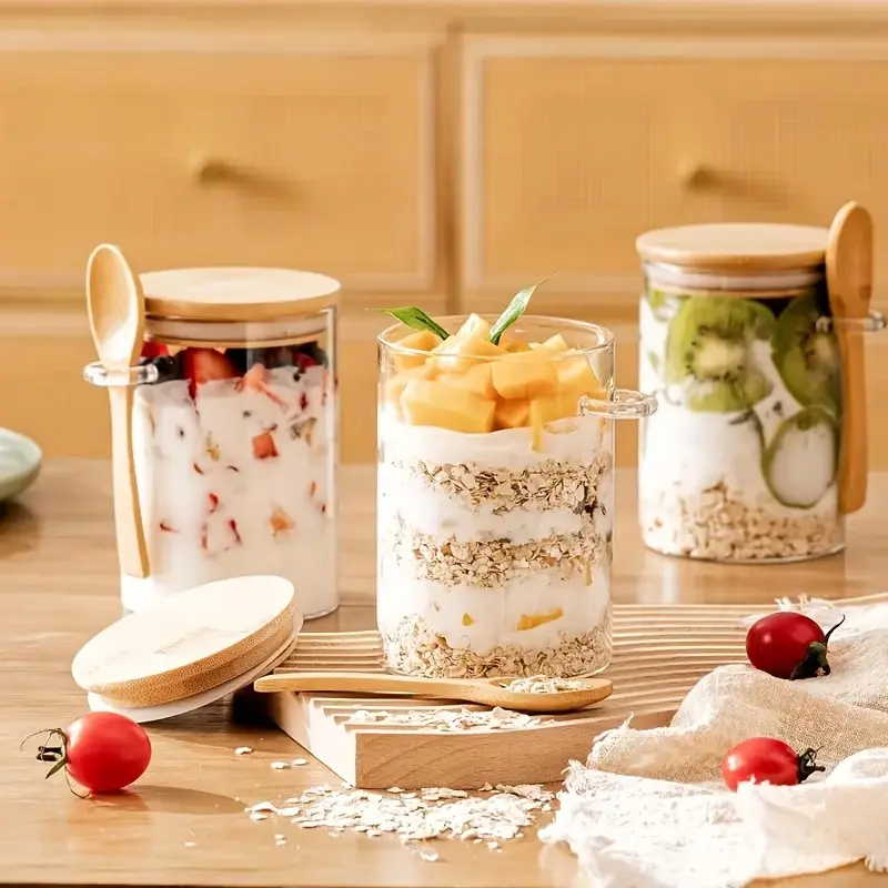 500ML Glass Food Storage Jar with Wooden Lid and Spoon, Glass Canisters Containers, Ideal for Breakfast Oatmeal, Yogurt, Fruit Salad, Snacks, Portable and Versatile