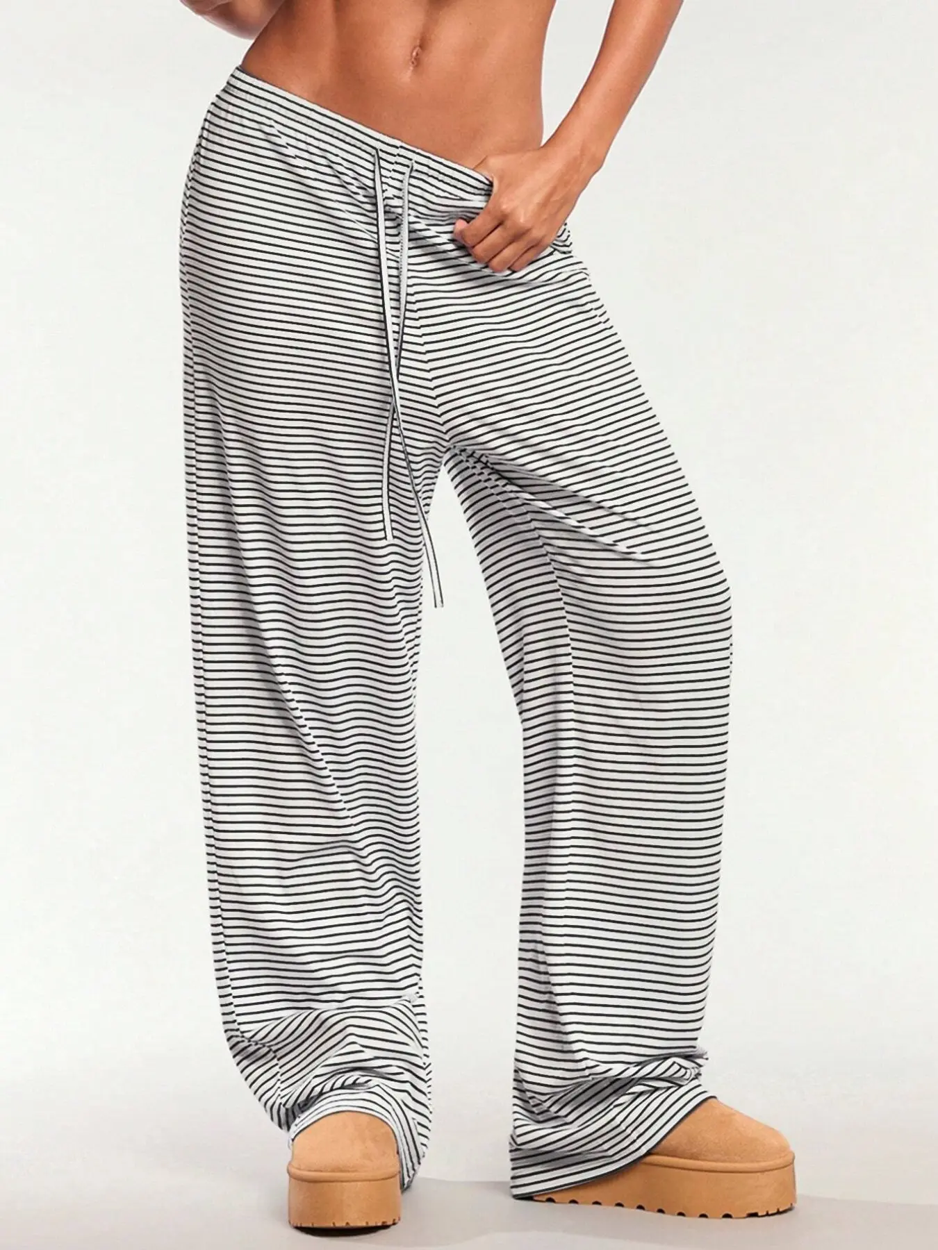 Women's Black White Horizontal Striped Drawstring Waist Wide Leg Pants, Loose Casual Pull‑On Trousers With Side Pockets, Soft Relaxed‑Fit Loungewear Bottoms, Comfy Versatile Pants for Daily Outing Walking Shopping Vacation Home Relax Street Casual Outfits