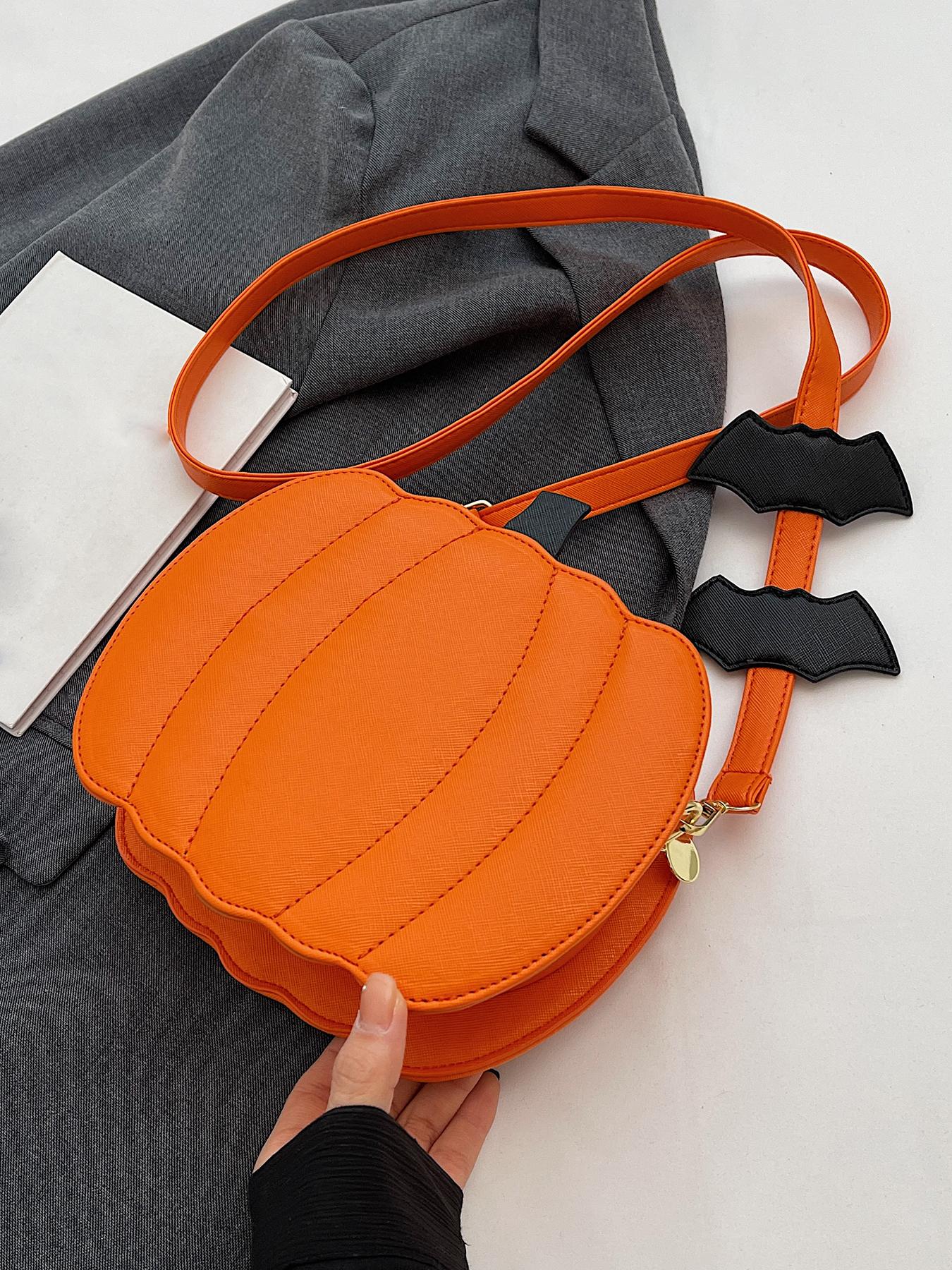 Halloween pumpkin shaped women's crossbody bag shoulder bag, simple and personalized niche holiday bag, pumpkin head women's bag with design sense, cute cartoon bag, suitable for Halloween use or as a gift for friends.
