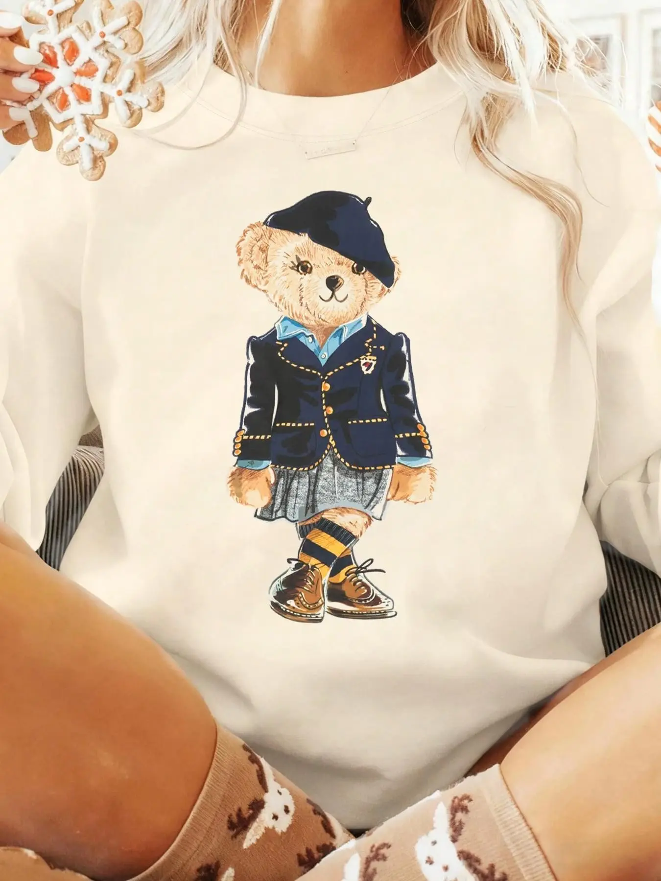 Vintage Preppy Bear Hoodie for Women, Loose-Fit Cartoon Pattern Jumper, Fall & Winter Casual Long Sleeve Round Neck Top, Unlined Comfortable Wear