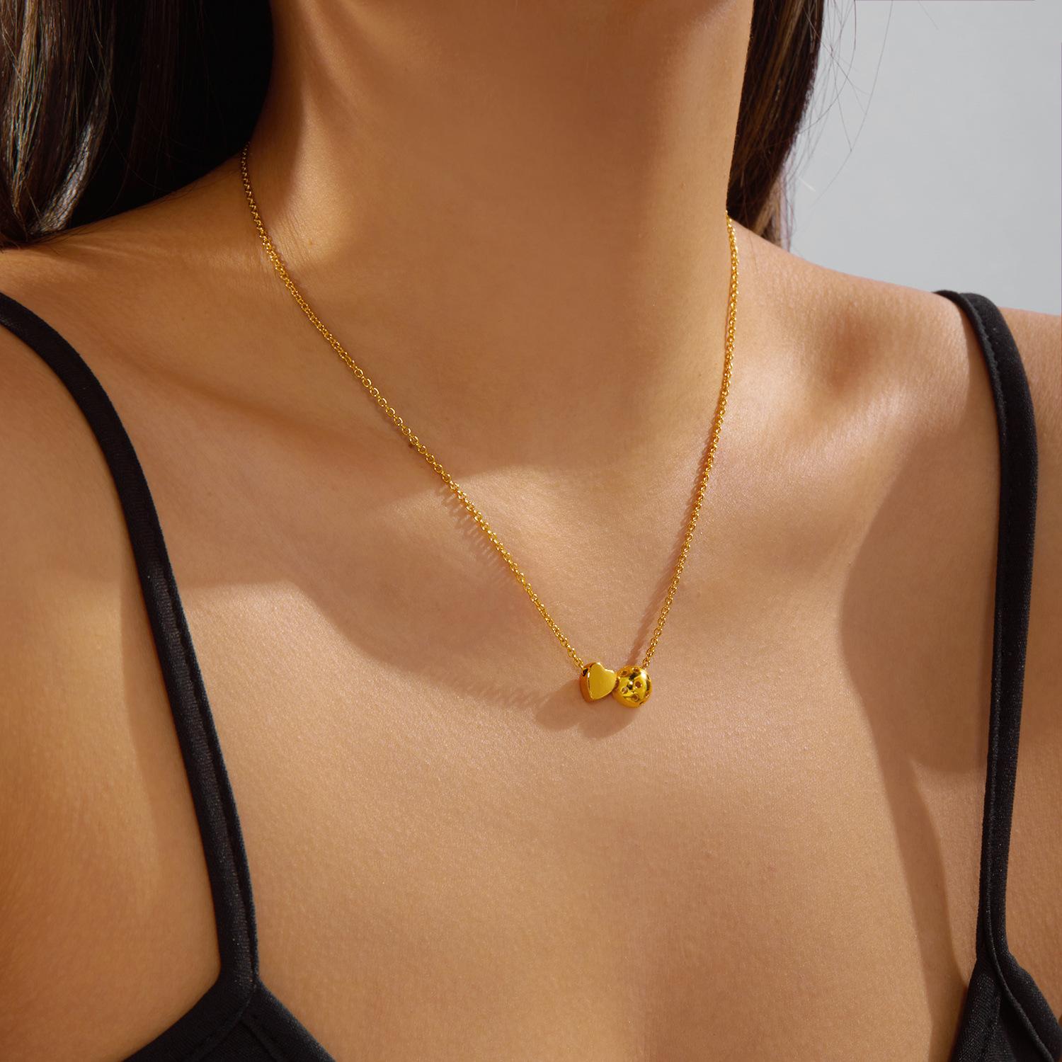 Minimalist Sports Alloy Heart Basketball Volleyball Pendant Necklace, Daily Wear Versatile Paper Card Chain, Fashionable Accessory