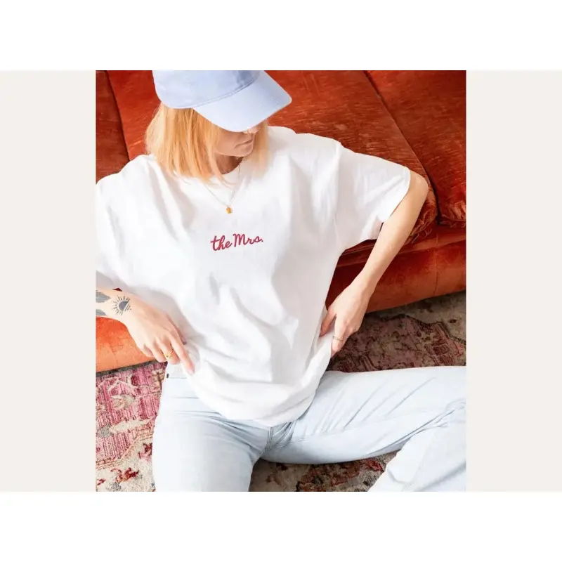 Women's Oversized Cut Mrs Embroidery Bridal Graphic Crewneck Short Sleeve White Cotton T-Shirt - Soft, Machine Washable, Casual Bride Gift for Wedding Honeymoon