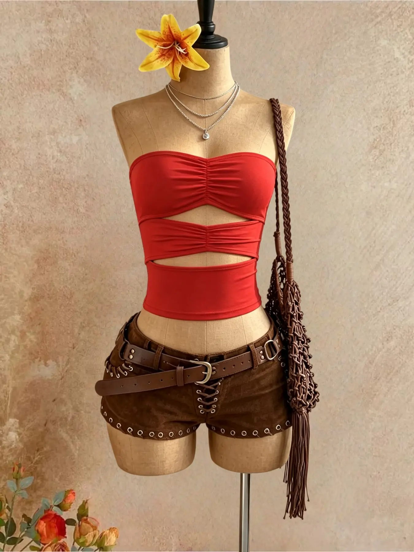 Women's Y2K Hollow Out Ruched Crop Top, Strapless Street Style Tube Top, Tight Fit Short Sleeve Upper Garment, Trendy Fashion Wear, Casual Sleeveless Cropped