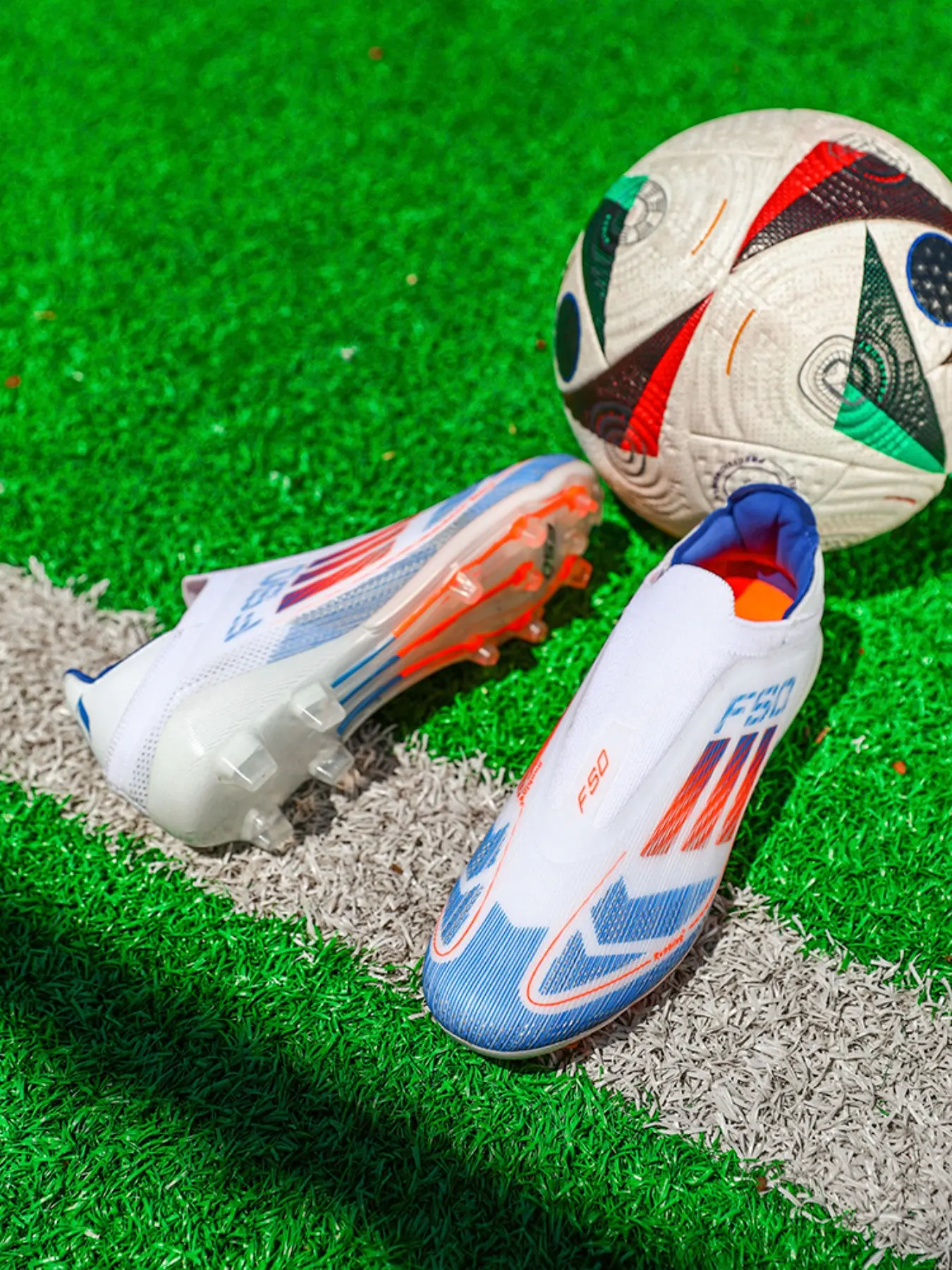 Professional Comfort Soccer Shoes, Sports Football Shoes for Men and Women, Breathable Mesh Upper, Quick-Dry, Soft Lining, Lightweight Anti-Slip Sole, Soccer Boots