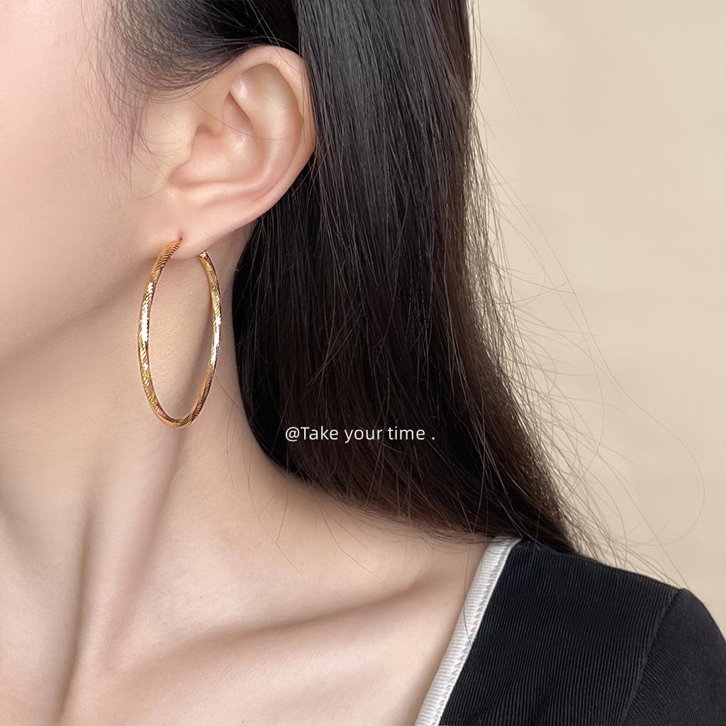 Pair Of  Earrings, Suitable For Women, Elegant Large Circle Design, 925 Silver Color, Hypoallergenic Ear Needles, Suitable For Daily And Vacation Wear, Suitable As Valentine's Day Gift