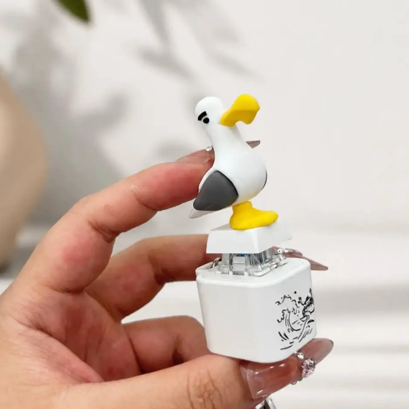 Seagull MINE! Button Keychain, Keyring with Real Sound Effect and LED Light, Light-Up Clicker Stress Relief Fidget Toy, Funny Interactive Novelty Gift Suitable for Friends and Family