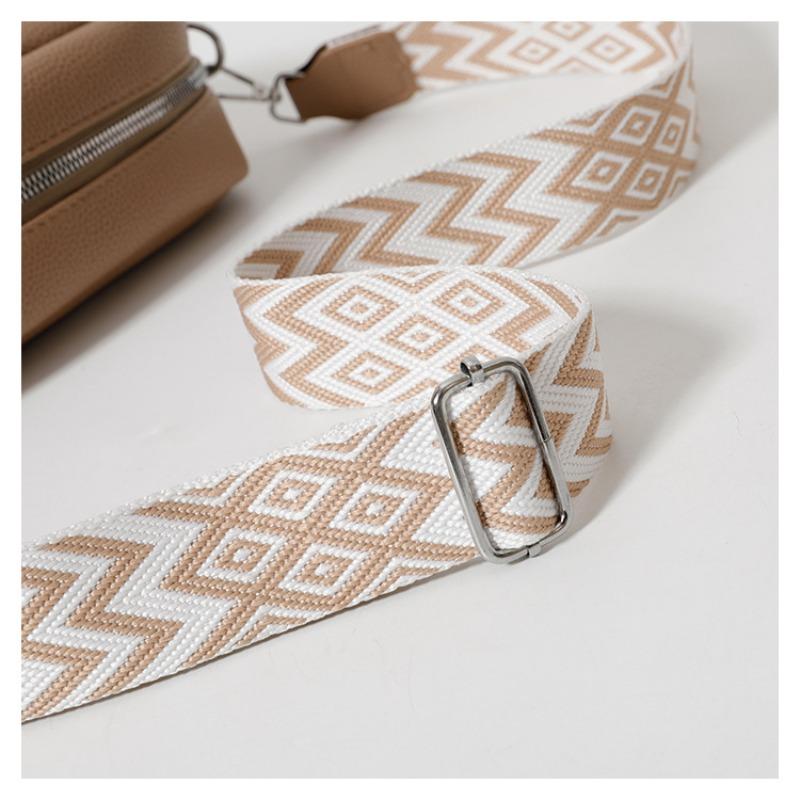 Wide shoulder strap bag, a must for travel, commuting and leisure, single shoulder outdoor travel, messenger bag, small square bag.