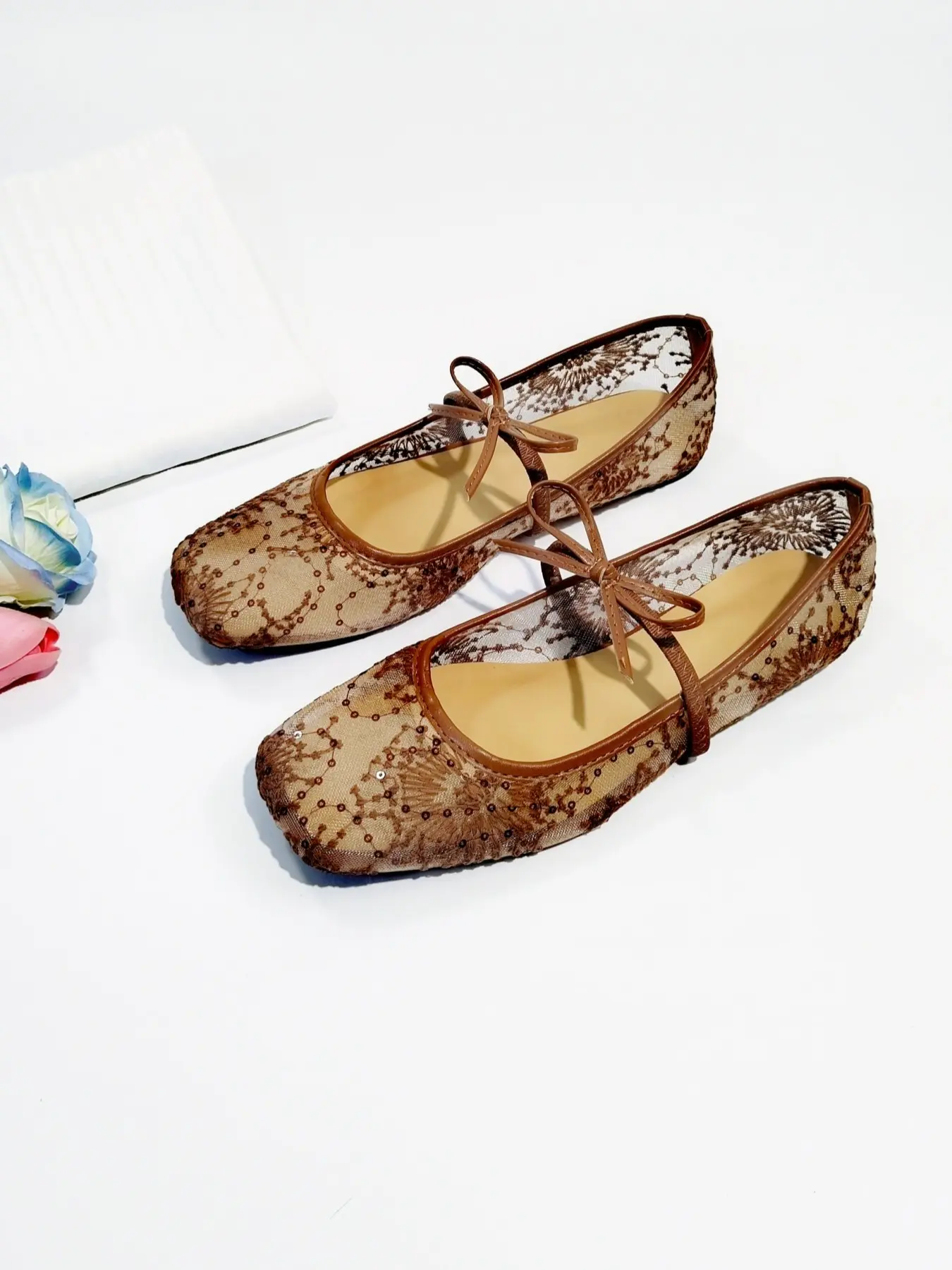 2026 New Women's Retro Mary Jane Flat Shoes, Square Toe Mesh Embroidered, Soft Rubber Sole, Casual Daily Wear Walking Shoes, Pair with Jeans and Dresses