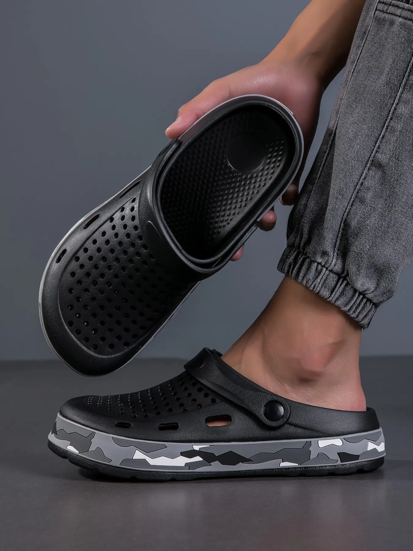 Men's Camouflage Side Thick Sole Hole Shoes, Breathable Hollow Out Garden Sandals, Adjustable Back Strap Anti-Slip Footwear, Outdoor Summer Slippers