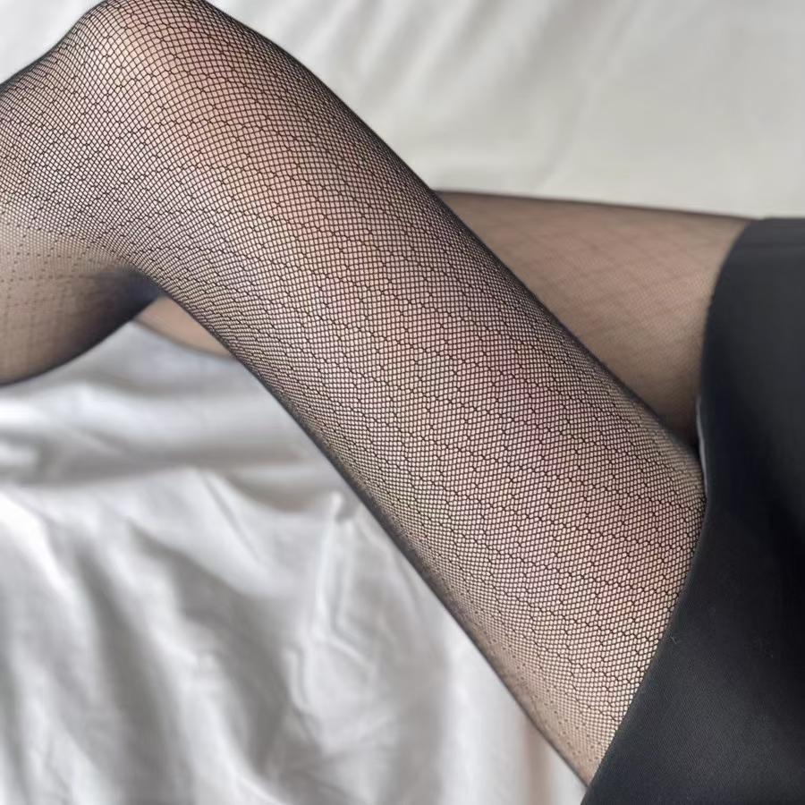 Women's black fishnet pantyhose, spring/summer high-transparency sexy mesh stockings, slimming diamond pattern gray stockings, anti-snag