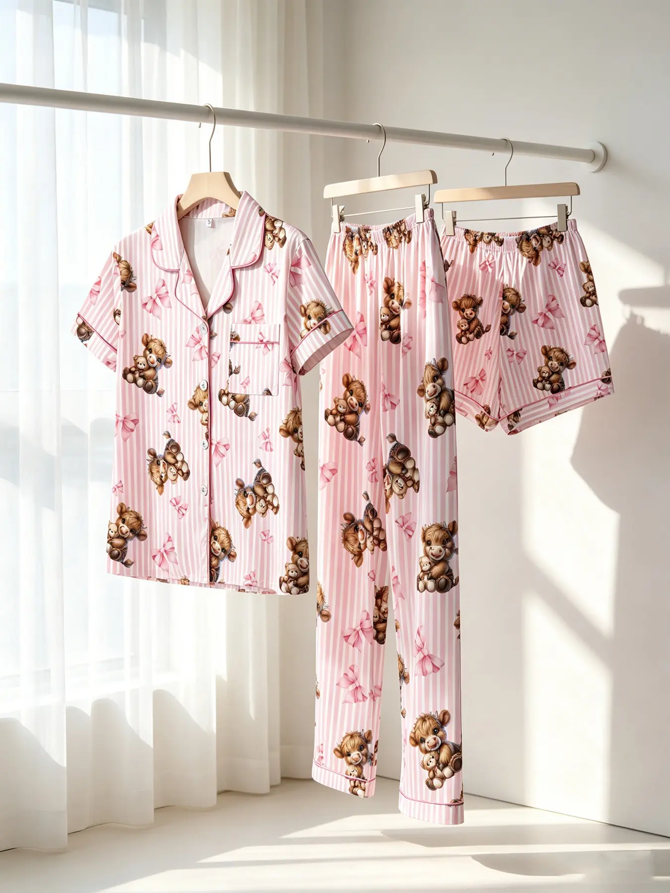Women's 3-Piece Button-Down Pajama Set, Pink Stripe Highland Cow Print, Classic Collar, All Season Wear, Breathable, Photogenic Coquette Aesthetic Loungewear Nightwear for Gatherings