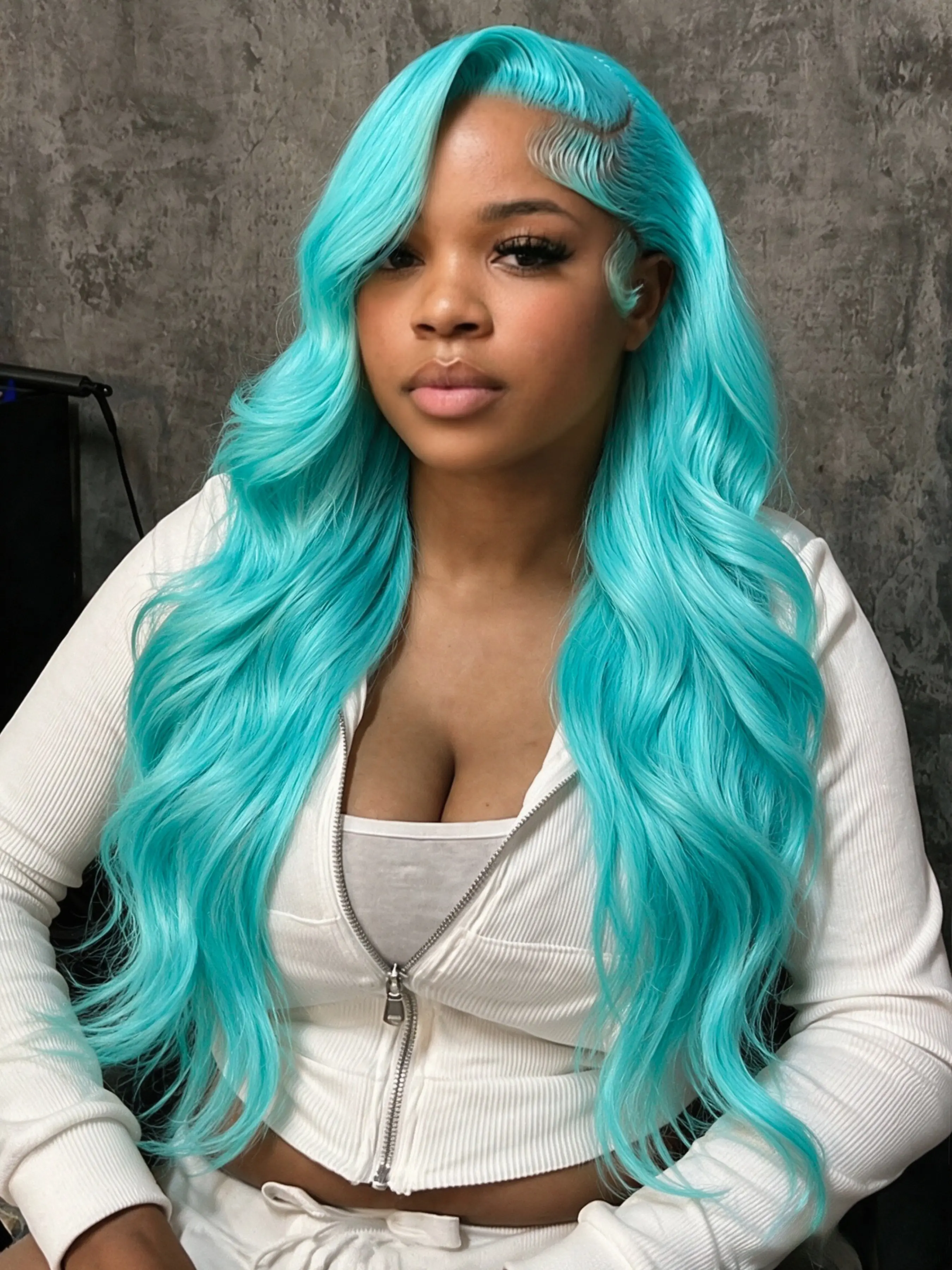 Mint Blue Body Wave Wig 13x4 Lace Front Wig Soft HD Transparent Lace Wig Pre-Plucked Hairline Heat Resistant Synthetic Wig Teal Wavy Wig Lace Frontal Wigs for Women Parties Cosplay Stage 28 Inches