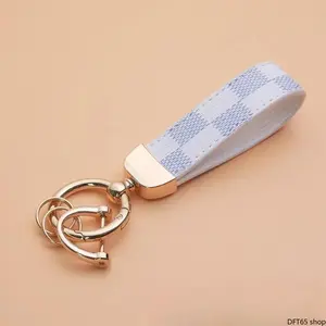 Printed Leather Keychain With Metal Horseshoe Buckle Wear Resistant Smooth Leather Strap Compact Solid Metal Ring For Men Daily Car Key Storage Minimalist Durable Versatile Portable Vehicle Decorative Key Holding Accessory