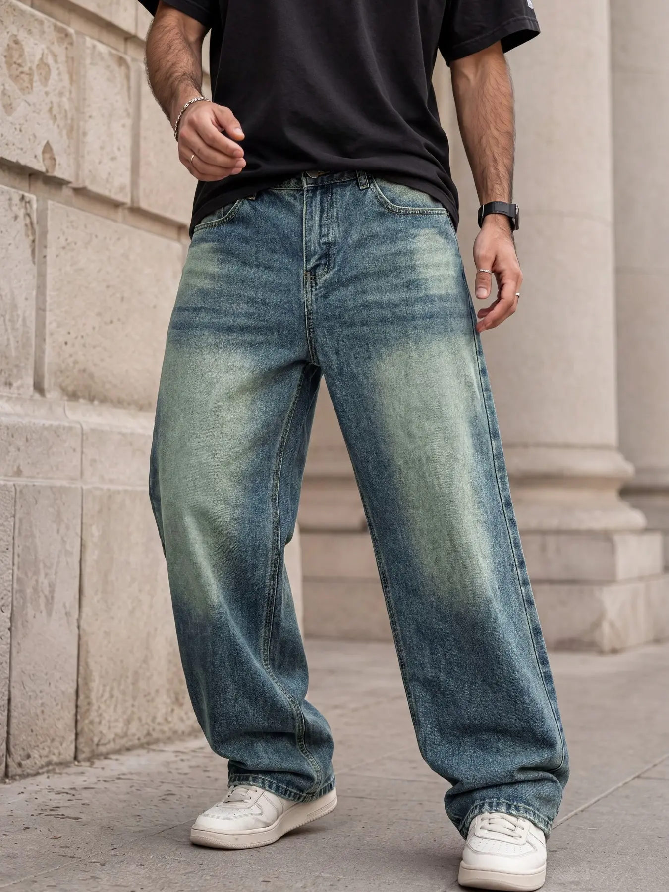 Men's washed loose straight-leg denim jeans, faded wash craftsmanship, American street fashion style, suitable for daily outfits and weekend outings