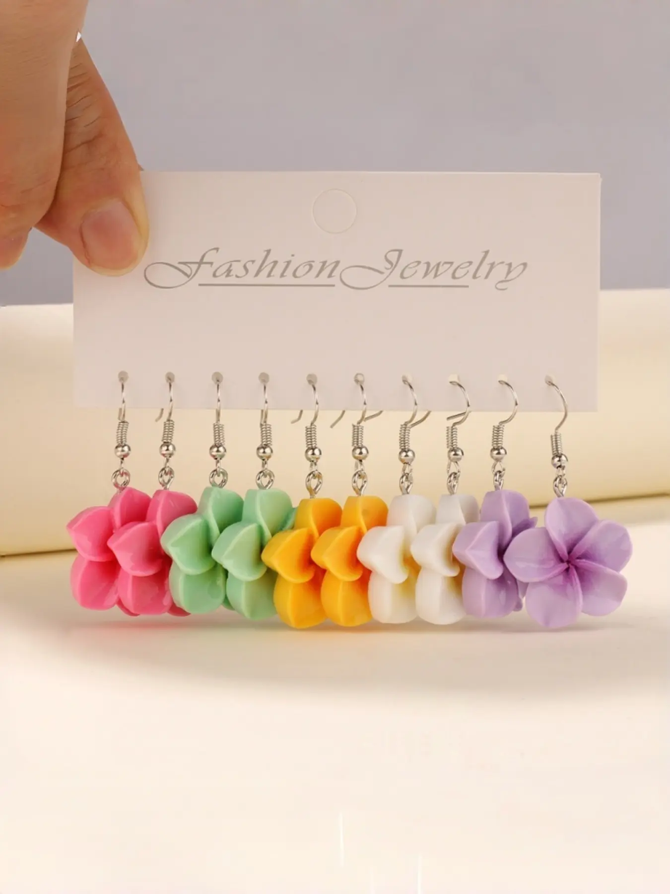 Five Pairs Resin Flower Earrings Set, Bohemian Beach Ear Jewelry, Cute Floral Design, Fashion Accessories, Birthday Gift, Casual Clip-On Earrings