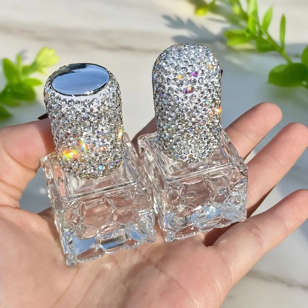 High-End 1pc Perfume Spray Bottle, Sparkling Artificial Rhinestones, Portable Skincare Dispenser, Travel Dispenser Bottle, Elegant Press-Down Liquid Transparent Glass Vial, Fragrance