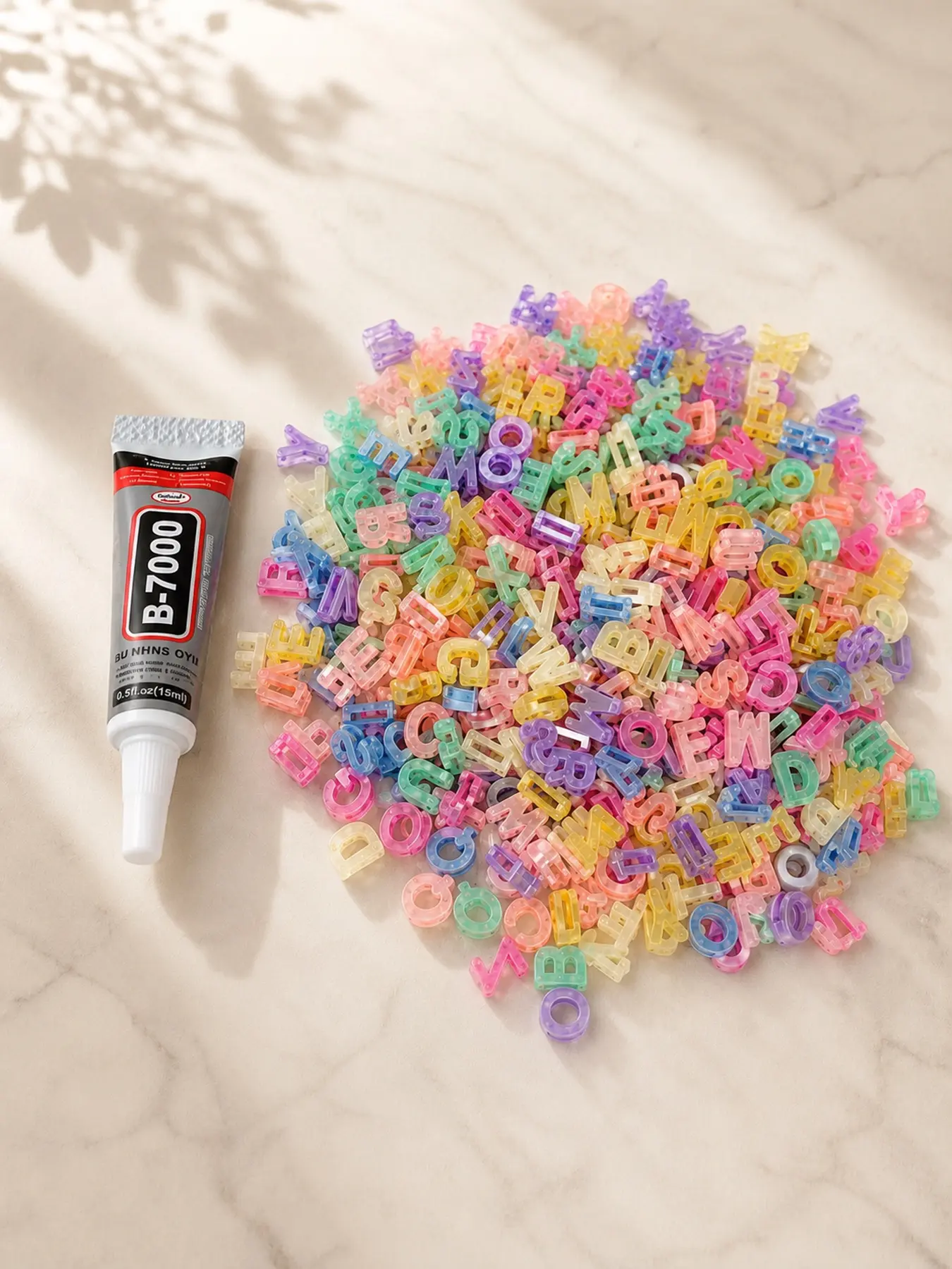 Beads and Glue Kit, about 455 pcs. Oversized 15mm A-Z mixed alphabet plastic loose beads, ideal for DIY jewelry, bracelet and necklace making.