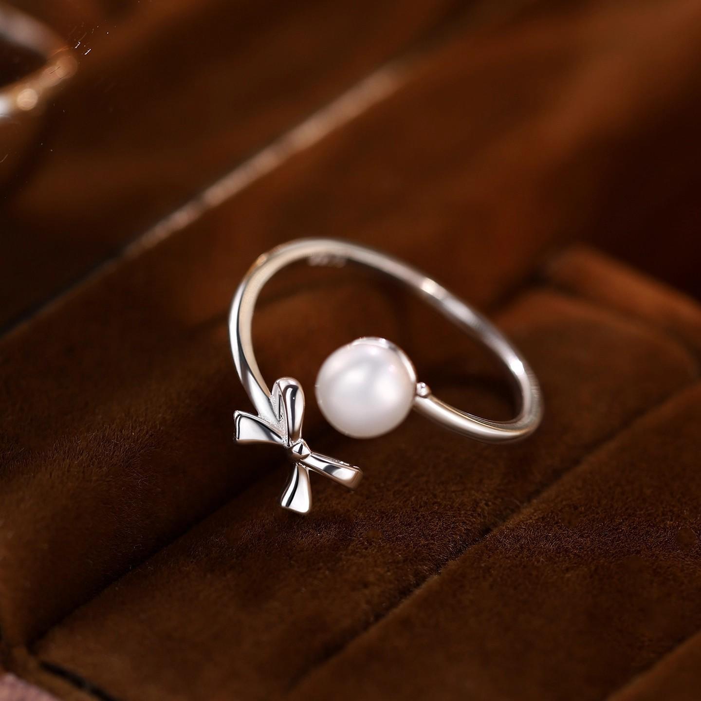 Women's Light Luxury Bowknot Pearl Ring, Open Band, Minimalist & Premium Index Finger Ring