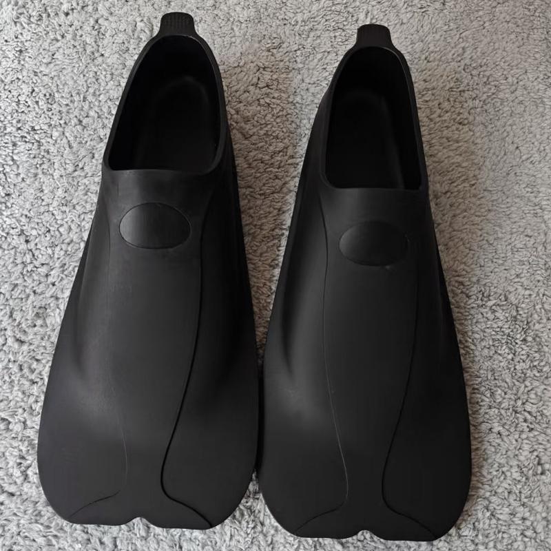 Swimming silicone swimming fins are suitable for swimming and snorkeling training fin equipment