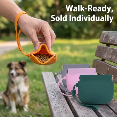 Magnetic Lock Dog Snack Bag, Leak-Proof Anti-Drop Design, Foldable Portable Outdoor Pet Training Aid Walking Travel Snack Container, Outside