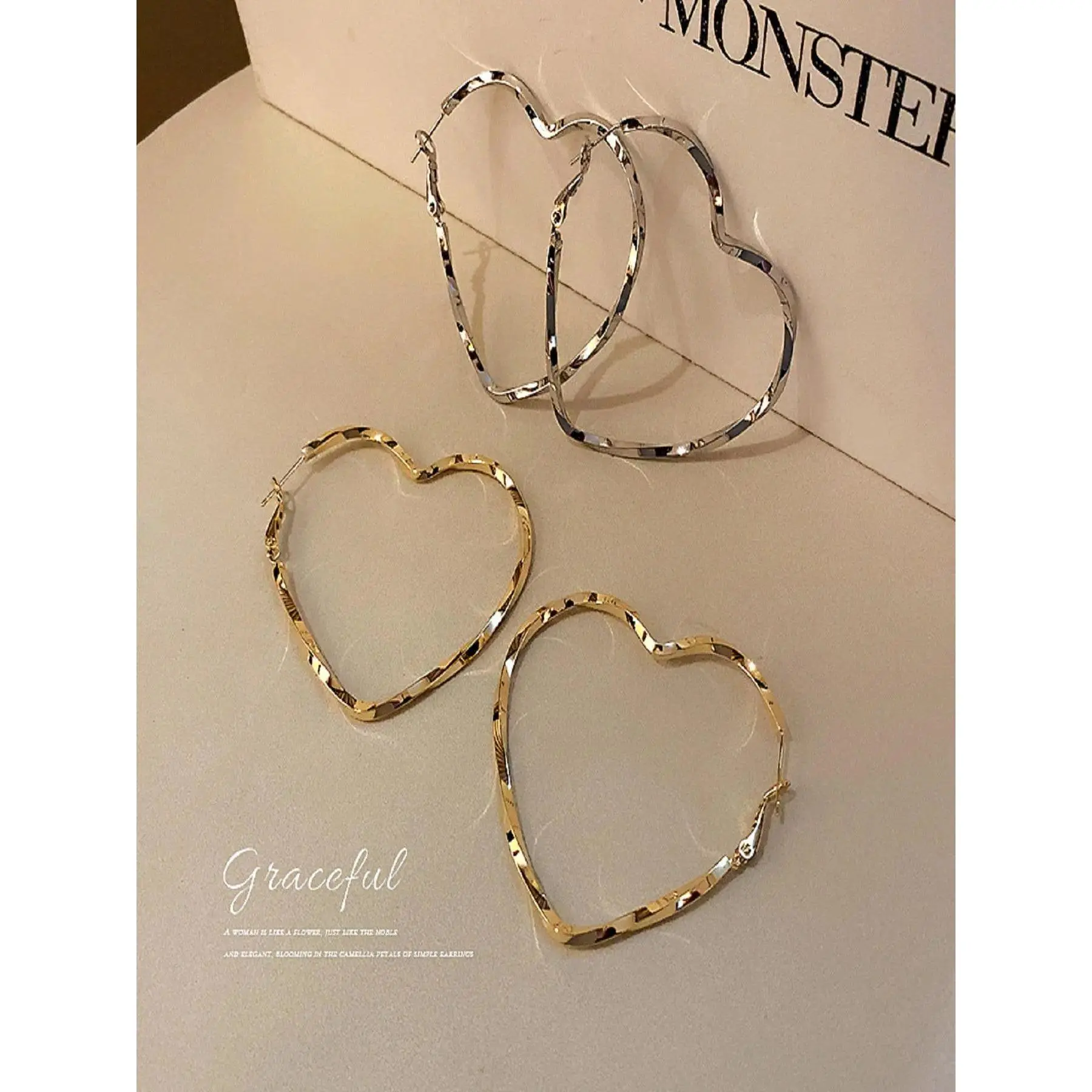 Women's 2026 New Oversized Heart-Shape Hoop Earrings - Trendy Metallic Twisted Design, 1-Size Bold Jewelry for Party Wear, Date Night Outfits (Indoor Recreation Accessory)