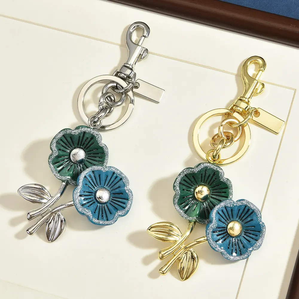 Vintage 2-Tone Flower Keychain - Gold Leaf Bag Charm, Elegant Key Ring Pendant Accessory for Women, Fashion Decor for Daily Wear & Gifting