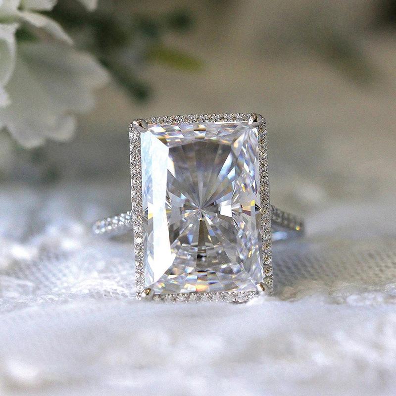 Bright Rectangular Eye-Catching Statement moissanite Ring - Quiet Luxury Trendy It Girl Elegant Minimalist Jewelry Accessories for Women Valentines Gifts for gf