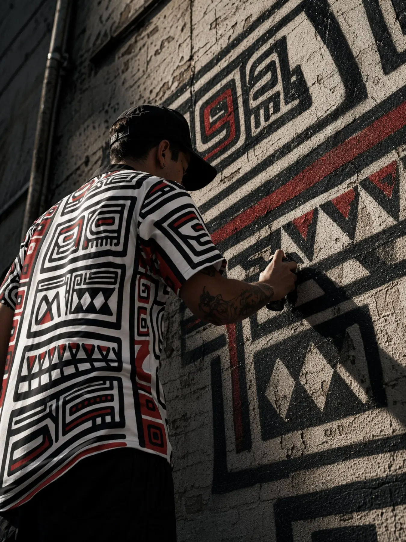 Geometric Triangle Shirt for Men, Modern Streetwear, Bold & Edgy Design, Casual Loose-Fitting Top, All over Print Style