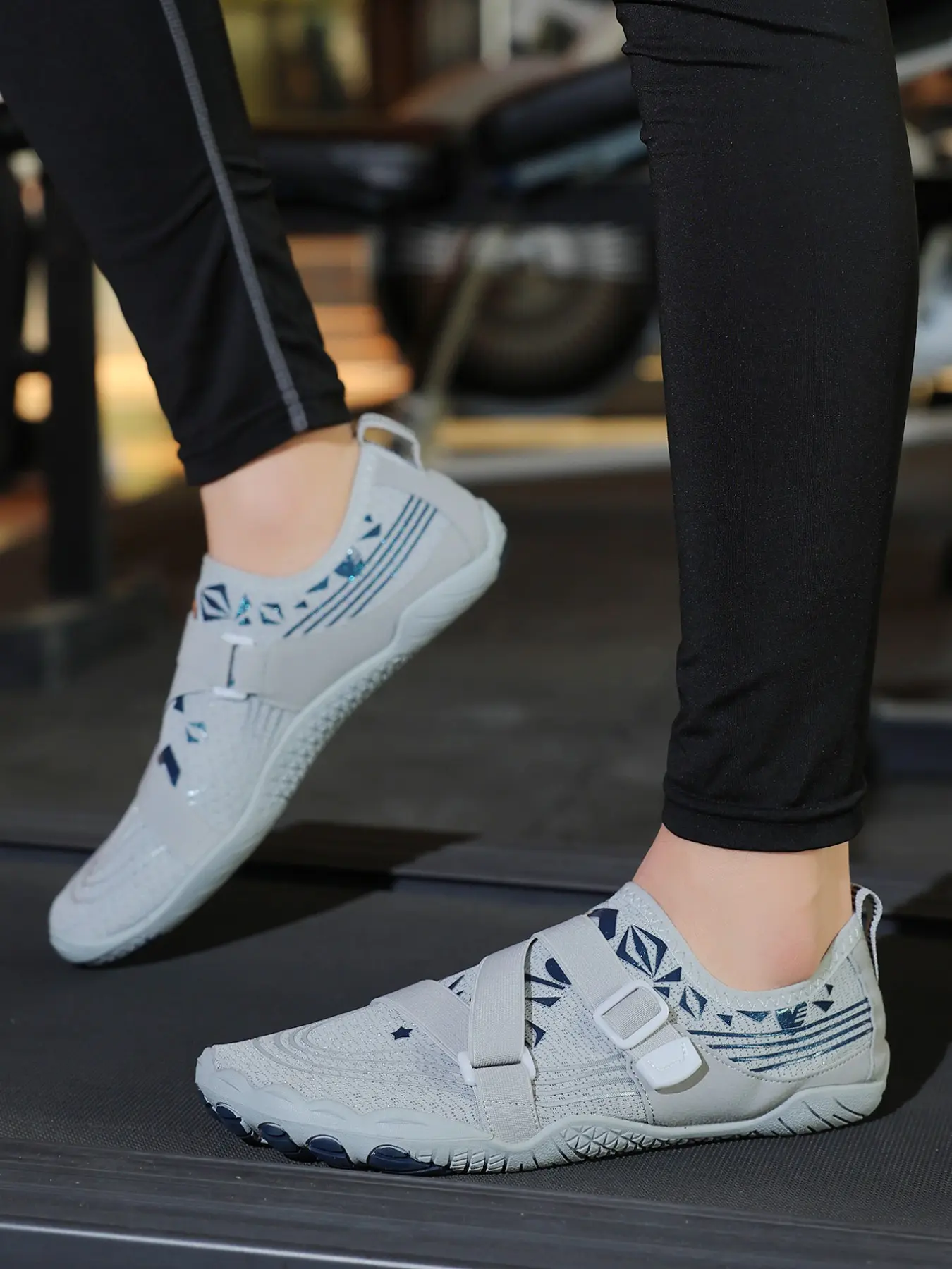 Unisex Beach Shoes, Water Shoes, Sporty Water Shoes, Fitness Shoes, Five-Finger Swimming Shoes, Outdoor Wading Shoes, Couple Style, Comfortable & Durable