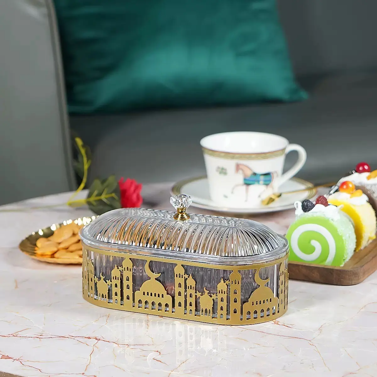 Ramadan Tray with Lid, Metal Iftar Plate, Islamic Candy Dish, Table Decor, Food Service Tray,Biscuit Storage Container, Supplies for Eid al-Fitr Festival Party