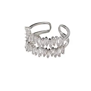 White gold-plated copper minimalist versatile ring, fashionable and unique, irregular design, elegant and suitable for commuting, with a niche and high-end feel