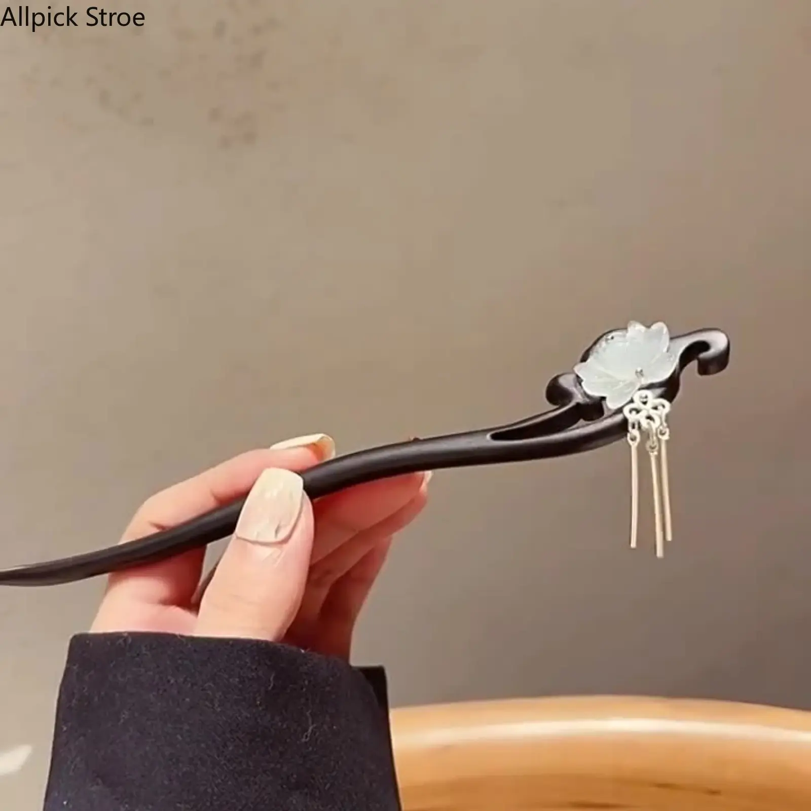 Chinese Style Wooden Hair Stick with Jade Flower and Tassel, Elegant Vintage Hair Pin for Women, Traditional Oriental Hair Accessory for Buns, Updos and Long Hair Styling, Hanfu Inspired Hairpiece for Weddings, Festivals, Tea Parties and Daily Wear