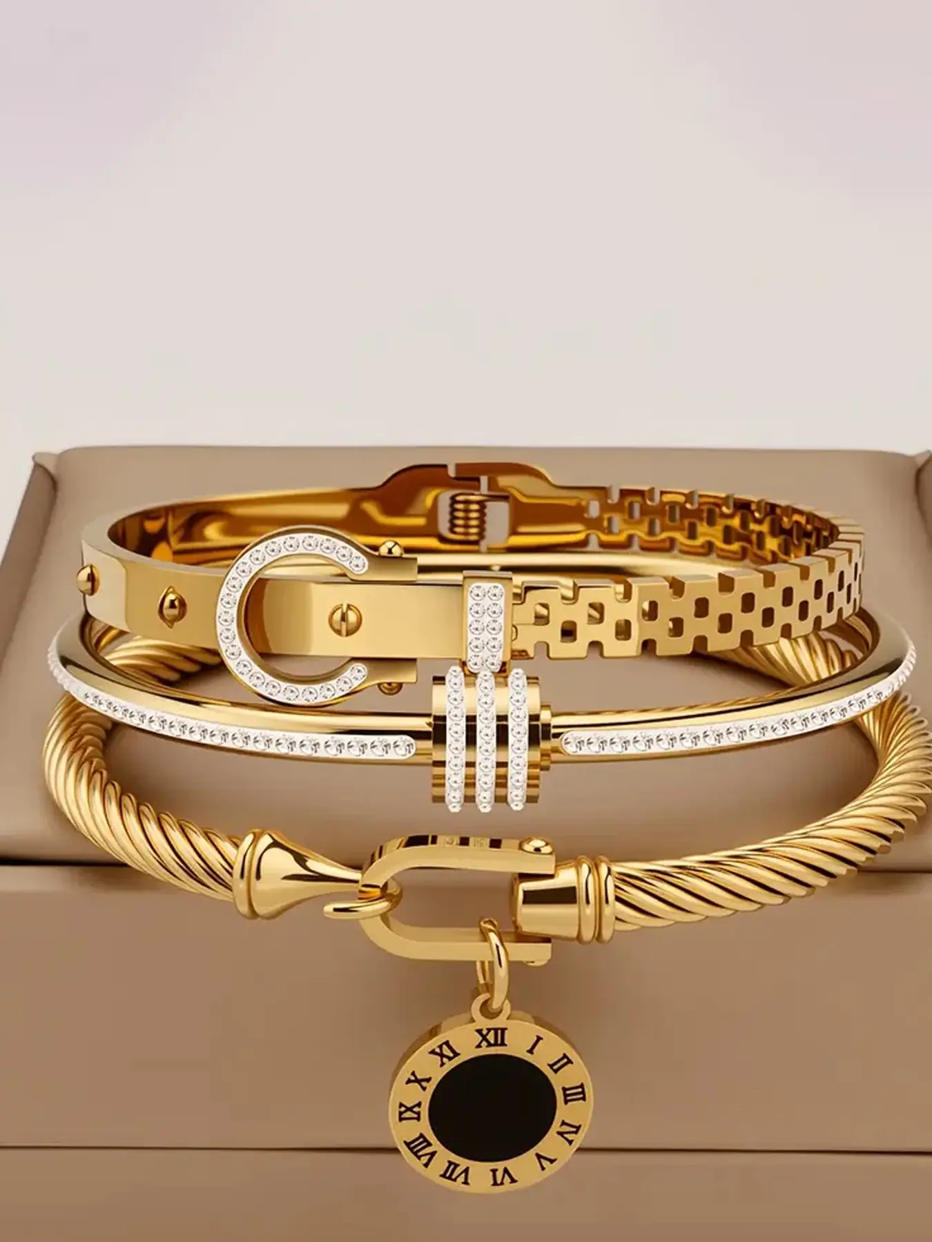 3-piece elegant and luxurious stainless steel bracelet set, a high-quality and fashionable bracelet suitable for both women and men, versatile and durable jewelry for daily travel