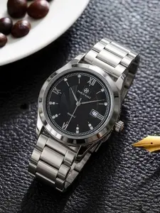 Business Style Men's Dress Watch  Durable Mineral Glass  Silver Color Case  Dial  Roman Numerals  Stainless Steel Band  Quartz Movement Round Quartz Watch