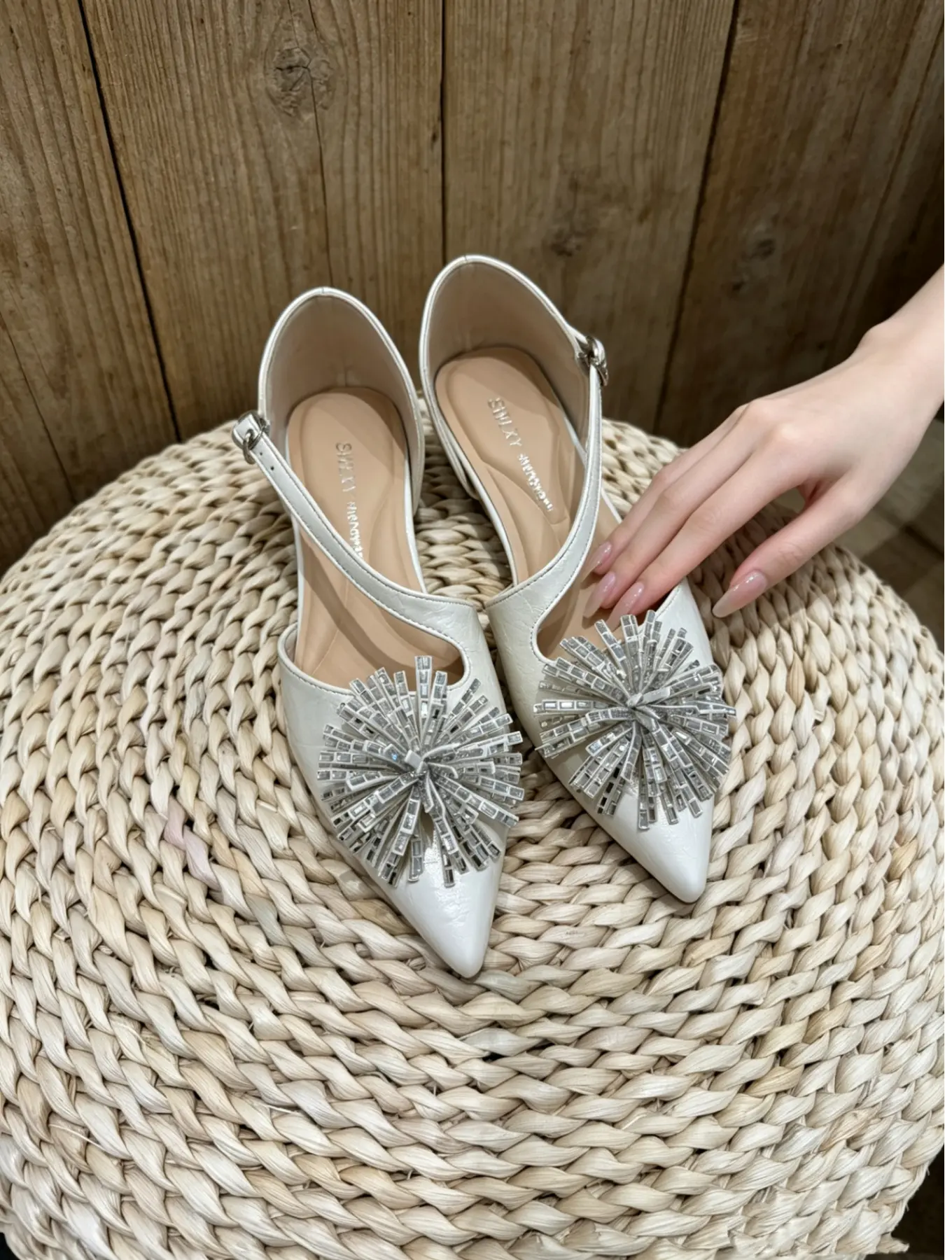 Elegant Firework Rhinestone Pointed Slingback Flat Pumps V Cut Side Hollow Buckle Strap Bridal Evening Banquet Versatile Ladies Footwear