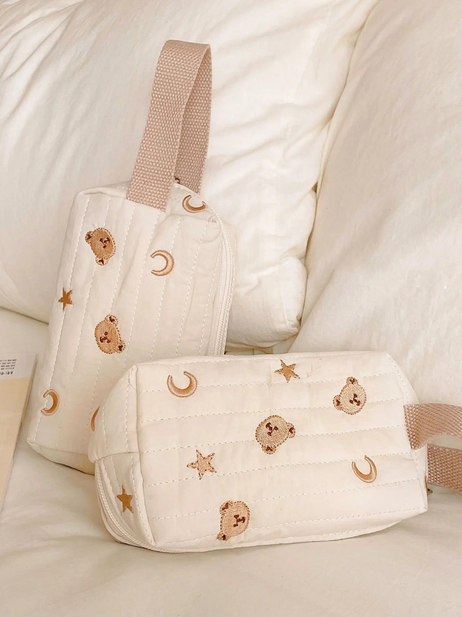 High-Quality Embroidered Bear Cosmetic Bag, Student Portable Stationery Pouch, Quilted Cotton Wristlet, Cute Storage Bag, Makeup Pouch