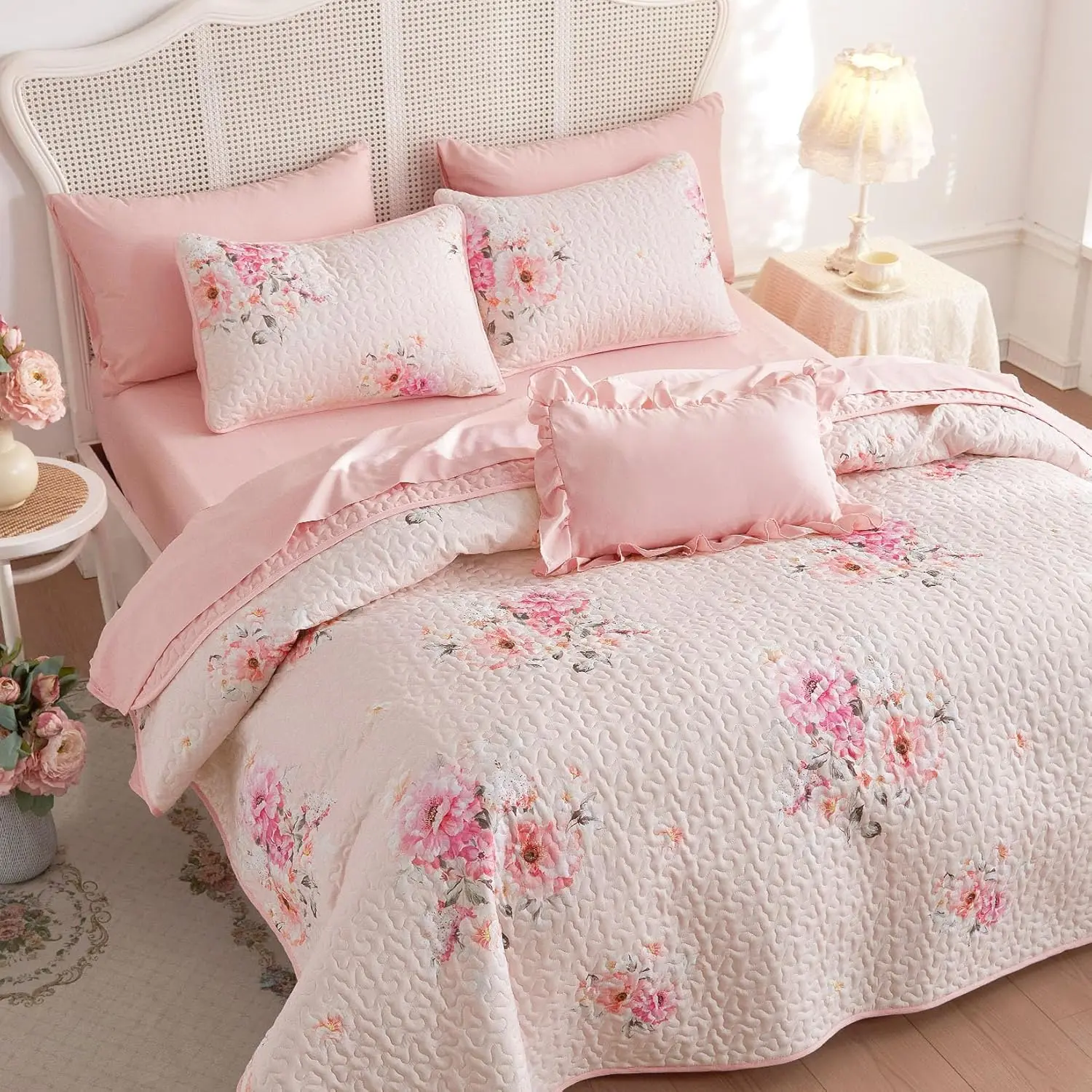- Set, Floral Coquette Cottagecore Farmhouse Vintage Flowers, for Teen Girls, Reversible Lightweight Bedspread Coverlet, 3 Pieces, Light Pink, Queen/Full Size