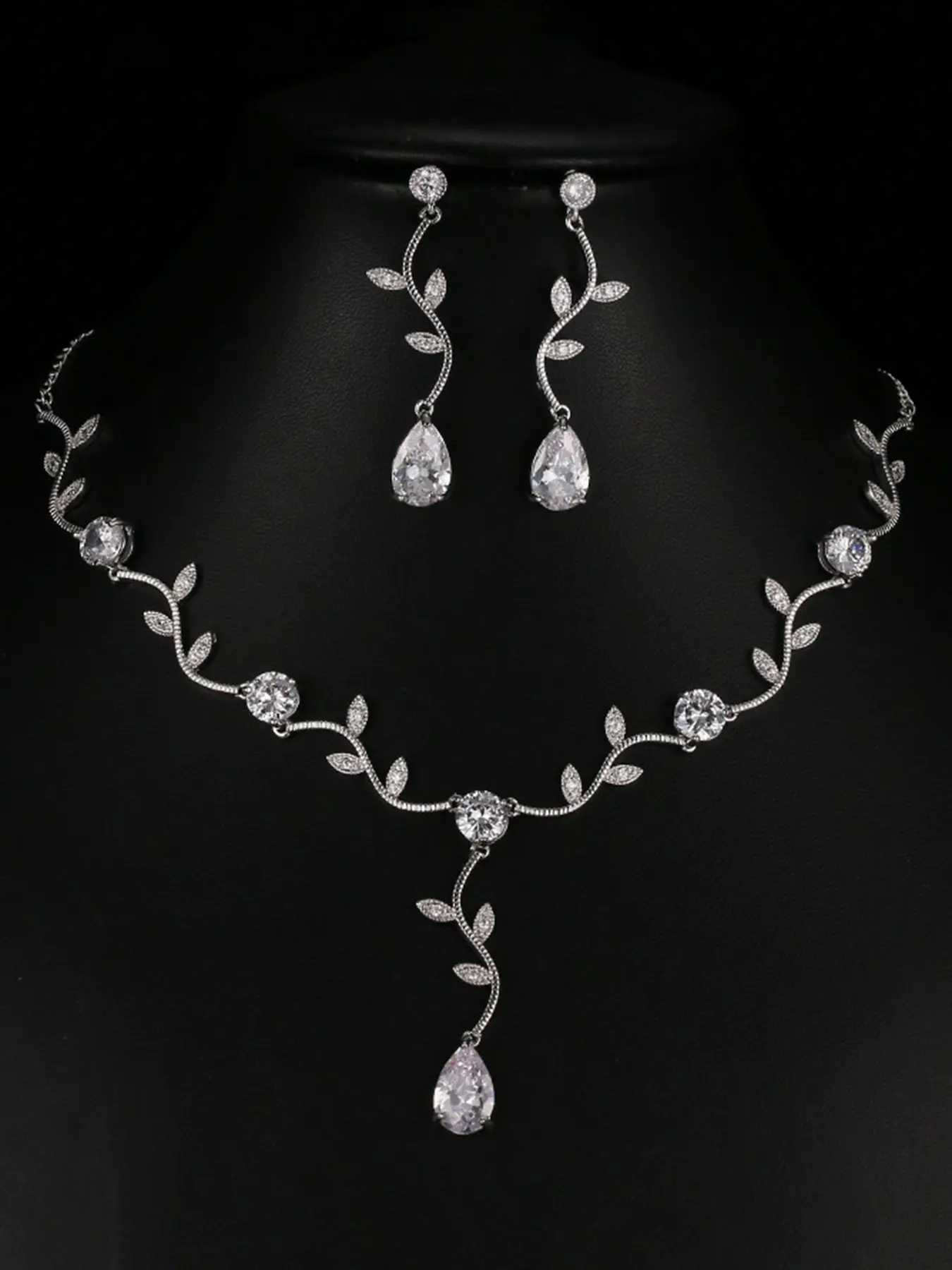 2Pcs Silver Emerald Green CZ Jewelry Set for Women, Cubic Zirconia Vine Leaf Y-Lariat Necklace Pear Cut Teardrop Drop Earrings Pack, Botanical Bridal Wedding Prom Evening Accessories