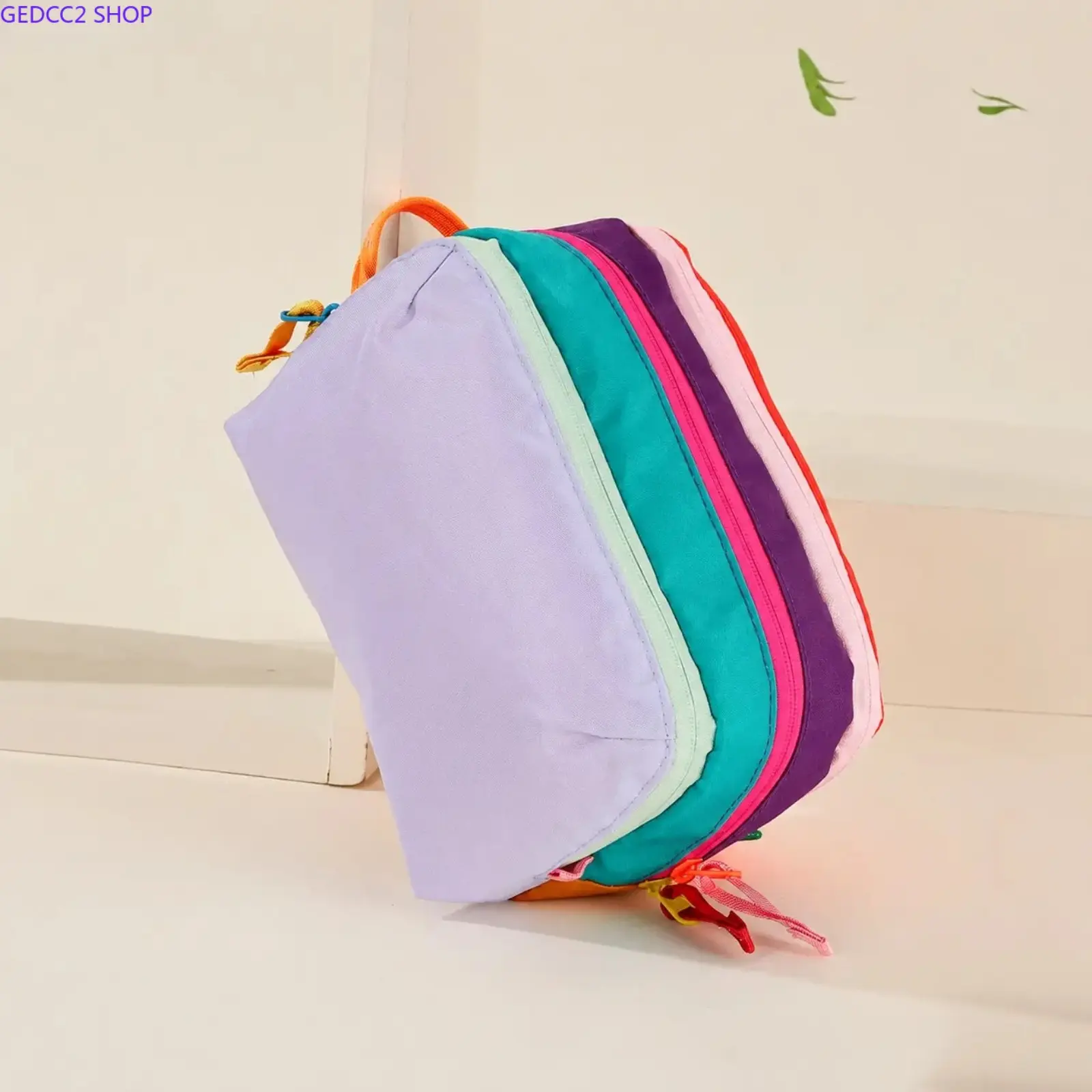 Large Capacity Travel Organizer Bag, Plaid Cosmetic Toiletry Pouch for Makeup, Toothbrush, Skincare and Personal Care Essentials