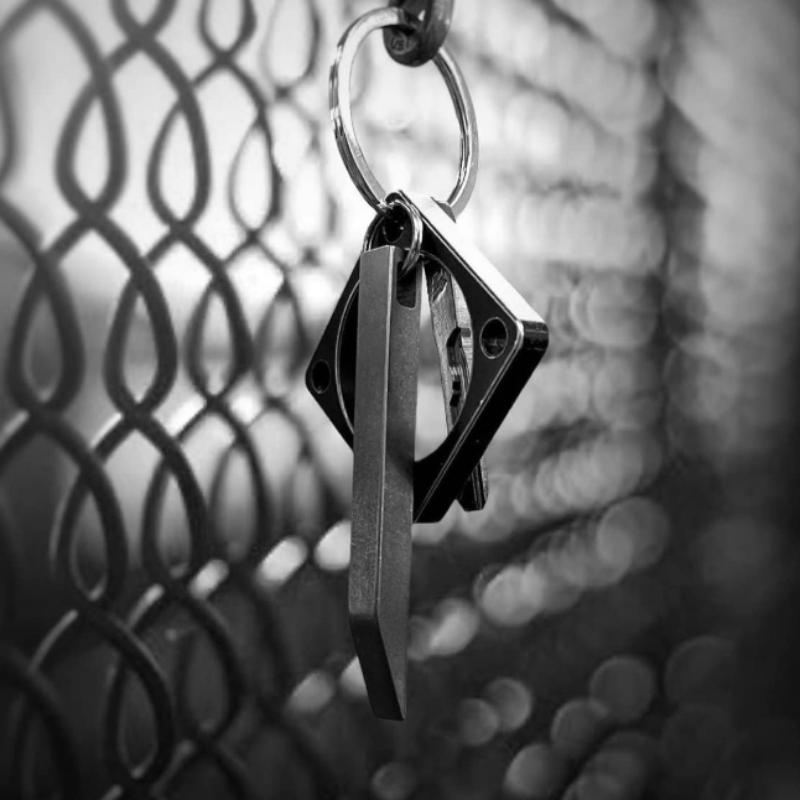 Heavy Duty EDC Keychain Pry Bar, Keychain Pry Bar Tool, Portable Household Multifunctional Keychain Multitool, Metal Multifunctional Tool, Small Stainless Steel Keychain Accessories