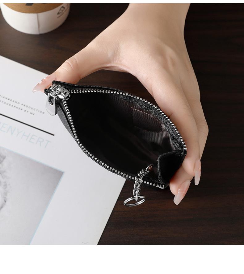 Heart-Shaped Mini Coin Purse – Cute Keychain Wallet for Women, Small Zipper Card Holder for Coins, Cash & Keys, Everyday Essential, Black with Red Heart Design