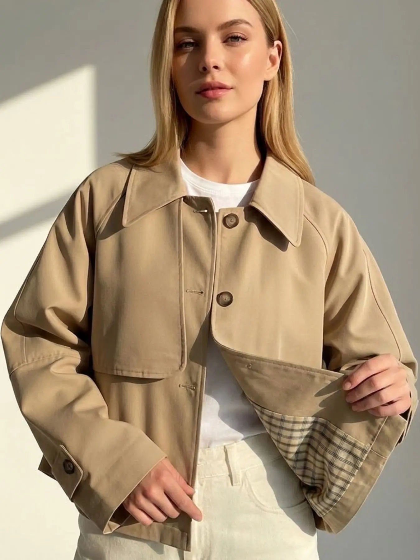 Vintage Short Windbreaker for Women, Notched Collar, Dual-Layer Front, Plaid Lining, Loose Fit, Casual Commuter Jacket, Outerwear
